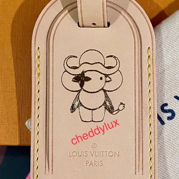 🧳✈️🪐Authentic Brand New Louis Vuitton Luggage Tag with Vivienne Stamp - Picture 3 of 8